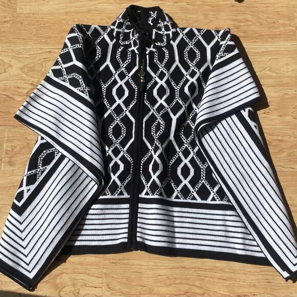 Anne Klein Black and White Geometric Poncho Sweater NWT Size L - Picture 3 of 9